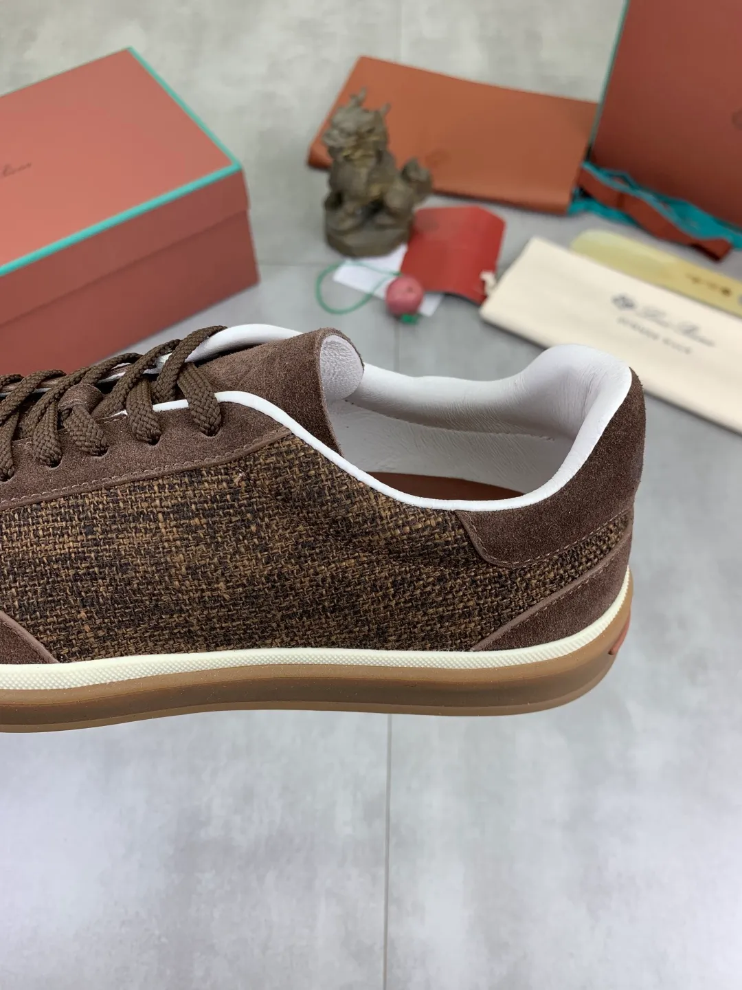 Men's Men's Shoes 💰P560 New Style 💰 The latest casual shoes Loro Piana 💯 Top grade 💯 Buy the original copy 💯 Founded the existing Loro Piana company on April 24, 1924. It is now the sixth generation of family business, providing the best quality products to customers who are discerning about taste and quality. Imported original fly woven fabrics with cowhide fabrics, plain calfskin lining, hand-stitched threads with cowhide feet, original packaging, high-end outsole, size: 38-45 (custom-made for 46), 7️⃣ colors available